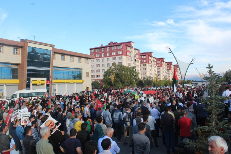 Bingöl’de Aksa Tufanı’nın yıl dönümü için yürüyüş düzenlendi