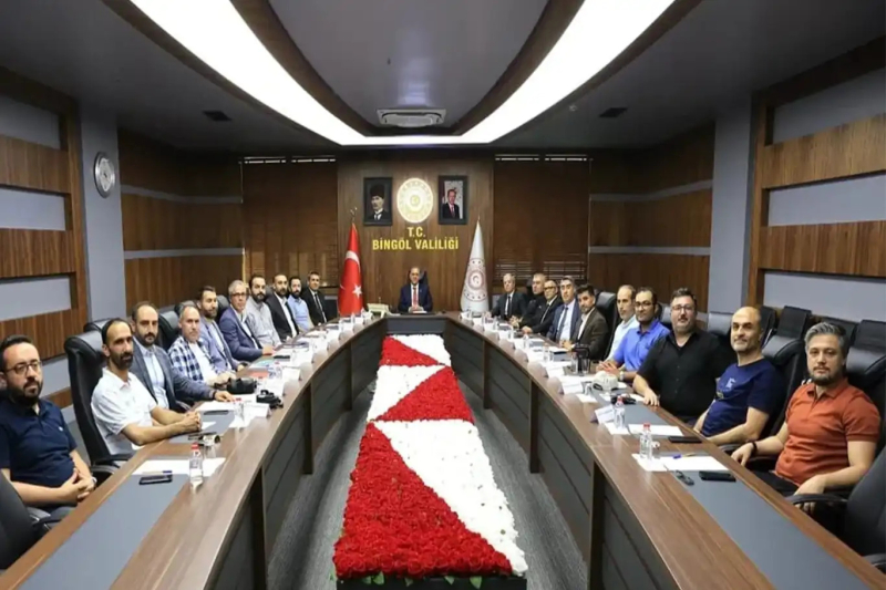 Bingöl’de deprem master planı izleme toplantısı gerçekleştirildi 
