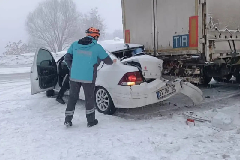 Bingöl–Elazığ karayolunda kaza: 3 yaralı 