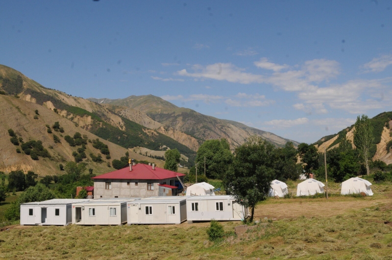 Deprem bölgesinde çalışmalar devam ediyor 