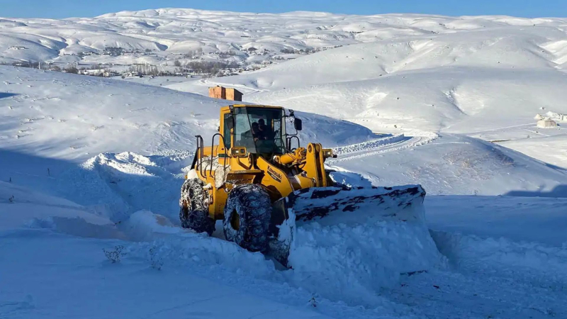 Kar nedeniyle kapanan köy yollarının büyük bölümü ulaşıma açıldı