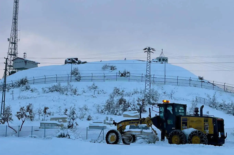 Kardan dolayı 100 köy yolu kapandı