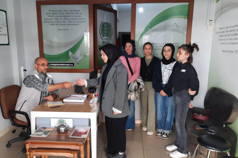 Liseli öğrencilerden Gazze bağışı